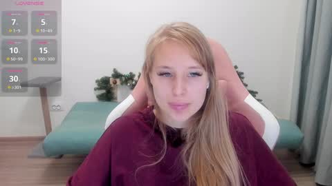 Snapshot of jessy_comely chatting on December 28, 2024, 7:22 pm Jessy online show from December 28, 2024, 7:22 pm