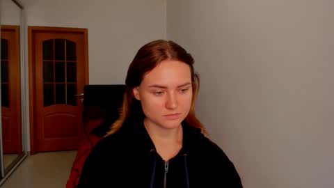 Snapshot of jessy_lil chatting on November 15, 2025, 10:23 am Polina online show from November 15, 2025, 10:23 am