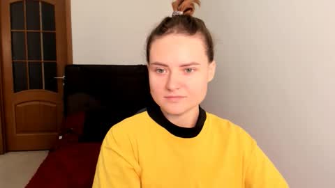 Polina online show from November 16, 2025, 10:43 am