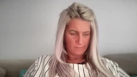 Snapshot of jessye_vega chatting on September 15, 2025, 10:37 am Jessye online show from September 15, 2025, 10:37 am