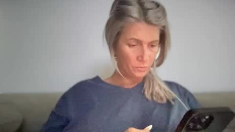 Snapshot of jessye_vega chatting on October 6, 2025, 9:40 am Jessye online show from October 6, 2025, 9:40 am