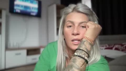 Snapshot of jessye_vega chatting on October 8, 2025, 9:29 am Jessye online show from October 8, 2025, 9:29 am
