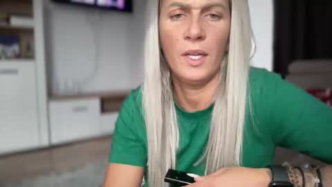 Snapshot of jessye_vega chatting on October 9, 2025, 10:02 am Jessye online show from October 9, 2025, 10:02 am