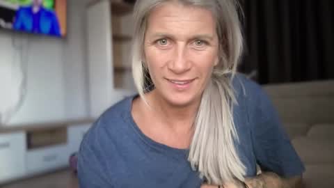 Snapshot of jessye_vega chatting on October 11, 2025, 11:42 am Jessye online show from October 11, 2025, 11:42 am