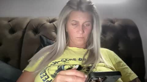 Snapshot of jessye_vega chatting on October 14, 2025, 10:10 pm Jessye online show from October 14, 2025, 10:10 pm