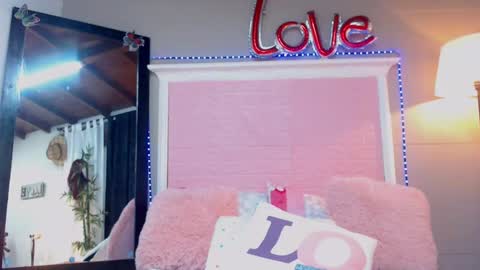 Jessy online show from March 7, 2025, 7:49 pm