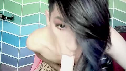 Ale online show from November 18, 2025, 10:03 pm