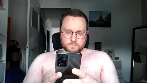 jeuneloup92 online show from January 7, 2025, 9:40 am