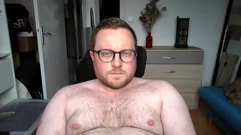 jeuneloup92 online show from March 13, 2026, 3:51 pm