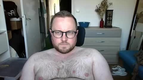 jeuneloup92 online show from March 25, 2026, 5:08 pm