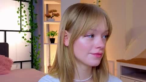 Gwen online show from March 25, 2026, 8:15 pm