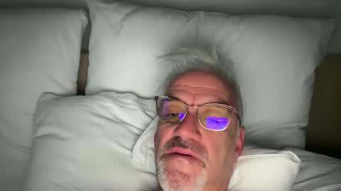 Snapshot of jewlronny chatting on December 8, 2024, 7:37 am jewlronny online show from December 8, 2024, 7:37 am