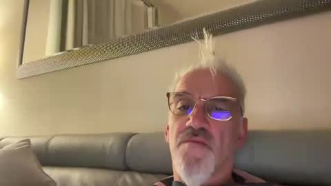 Snapshot of jewlronny chatting on February 2, 2025, 9:45 pm jewlronny online show from February 2, 2025, 9:45 pm