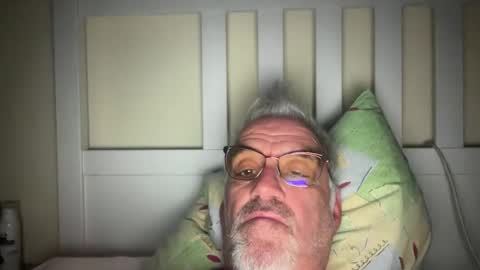 Snapshot of jewlronny chatting on December 3, 2025, 5:59 am jewlronny online show from December 3, 2025, 5:59 am