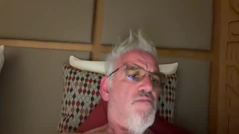 Snapshot of jewlronny chatting on February 19, 2026, 9:44 pm jewlronny online show from February 19, 2026, 9:44 pm