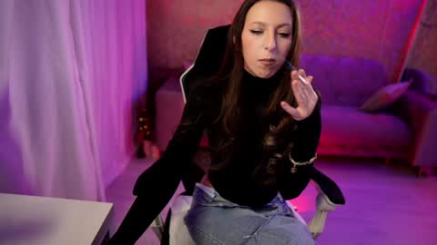 Snapshot of jeyssy69 chatting on February 1, 2025, 1:44 am Jeyssy also Andra online show from February 1, 2025, 1:44 am