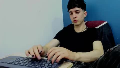 Snapshot of jheampiero chatting on December 16, 2025, 2:11 pm Jheampiero online show from December 16, 2025, 2:11 pm