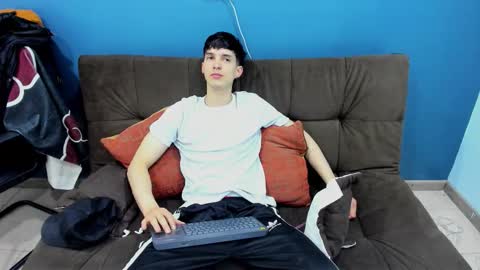 Snapshot of jheampiero chatting on December 22, 2025, 1:30 pm Jheampiero online show from December 22, 2025, 1:30 pm