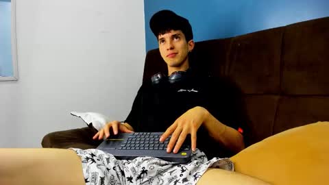 Snapshot of jheampiero chatting on January 31, 2026, 8:29 pm Jheampiero online show from January 31, 2026, 8:29 pm