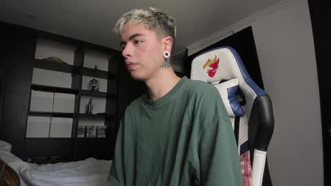 Snapshot of jhn_morghan chatting on December 7, 2024, 6:37 pm Morghan online show from December 7, 2024, 6:37 pm