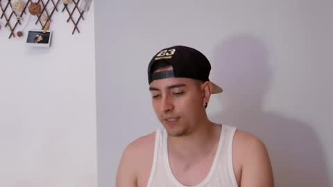 Snapshot of jhoan_saenz chatting on March 12, 2025, 2:52 am Jhoan Saenz online show from March 12, 2025, 2:52 am