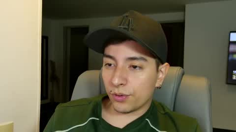 Snapshot of jhoan_saenz chatting on September 13, 2025, 3:28 am Jhoan Saenz online show from September 13, 2025, 3:28 am