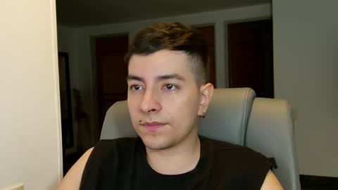 Snapshot of jhoan_saenz chatting on September 29, 2025, 5:01 am Jhoan Saenz online show from September 29, 2025, 5:01 am