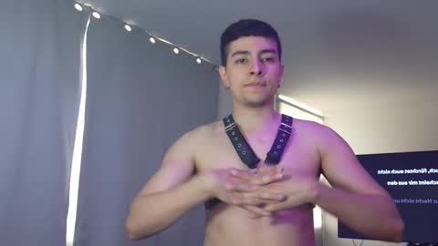 Snapshot of jhoan_saenz chatting on October 13, 2025, 6:19 pm Jhoan Saenz online show from October 13, 2025, 6:19 pm