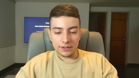 Snapshot of jhoan_saenz chatting on October 24, 2025, 3:25 am Jhoan Saenz online show from October 24, 2025, 3:25 am