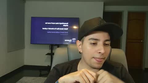 Snapshot of jhoan_saenz chatting on October 29, 2025, 5:10 am Jhoan Saenz online show from October 29, 2025, 5:10 am