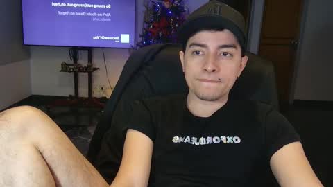 Snapshot of jhoan_saenz chatting on November 18, 2025, 4:39 am Jhoan Saenz online show from November 18, 2025, 4:39 am