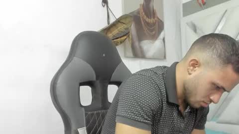 Snapshot of jhonny_flames7 chatting on December 15, 2024, 3:56 am jhonny online show from December 15, 2024, 3:56 am