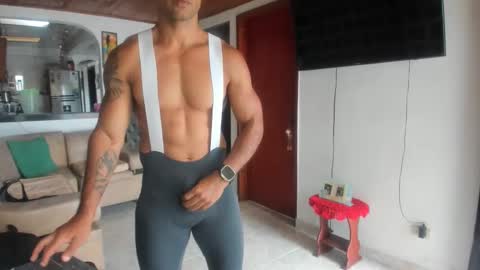 Snapshot of jhonnyxxfitnexx chatting on November 19, 2025, 6:52 pm jh online show from November 19, 2025, 6:52 pm