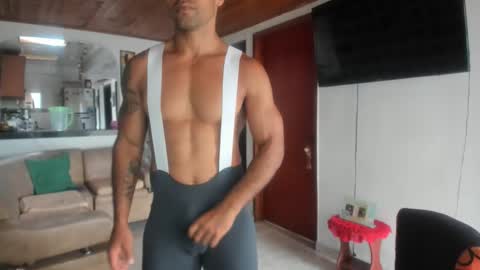 Snapshot of jhonnyxxfitnexx chatting on December 20, 2025, 8:27 pm jh online show from December 20, 2025, 8:27 pm