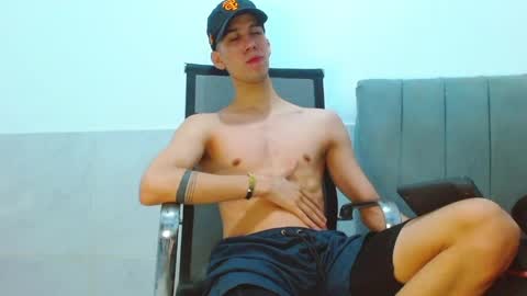 jhony_sex3 online show from May 5, 2026, 6:21 am