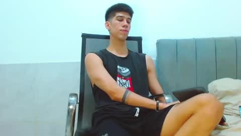 jhony_sex3 online show from May 7, 2026, 6:41 am