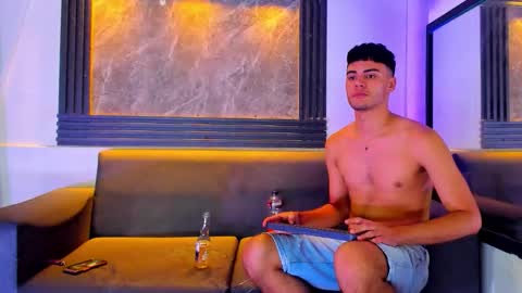 jhostin_1 online show from November 20, 2025, 9:14 pm