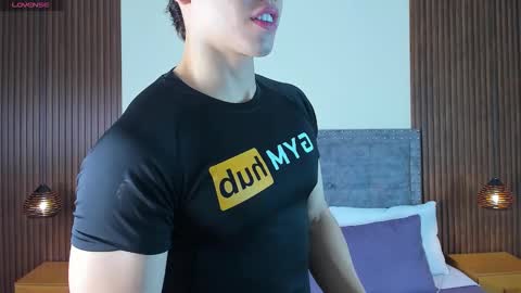 jhoumod_21 online show from November 5, 2025, 3:39 am