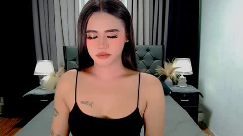 jhuliana_and_charles_room online show from April 21, 2026, 11:40 pm