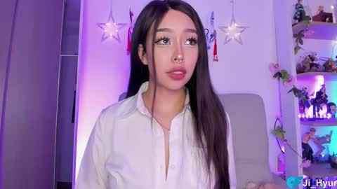 Snapshot of ji_hyun chatting on September 18, 2025, 10:34 pm Ji online show from September 18, 2025, 10:34 pm