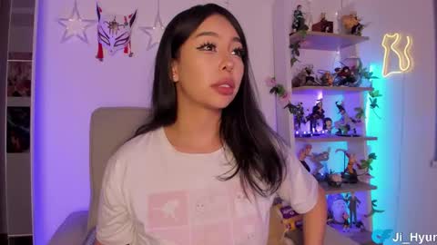 Snapshot of ji_hyun chatting on October 2, 2025, 3:35 am Ji online show from October 2, 2025, 3:35 am