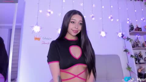 Snapshot of ji_hyun chatting on November 26, 2025, 10:55 pm Ji online show from November 26, 2025, 10:55 pm