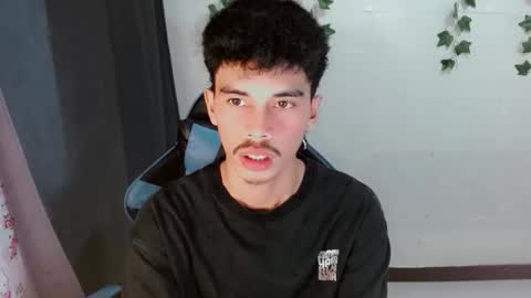 Snapshot of jim_cumxx chatting on October 1, 2025, 8:59 pm JIMBOY online show from October 1, 2025, 8:59 pm