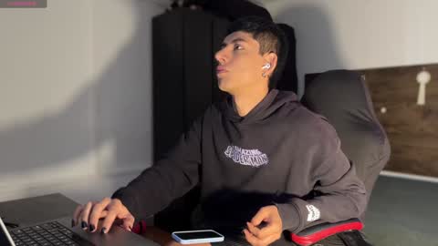 jim_dancer online show from December 28, 2024, 3:15 pm