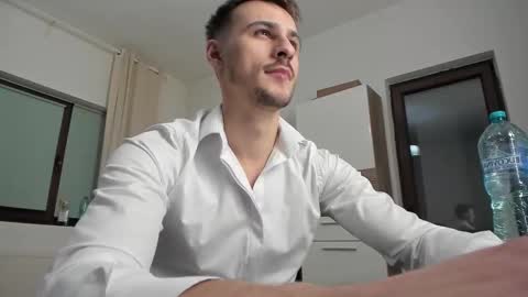 Snapshot of jimmys_style chatting on October 17, 2025, 4:31 pm AlphaJimmy online show from October 17, 2025, 4:31 pm