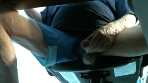 jimwellhung online show from April 27, 2026, 3:26 am