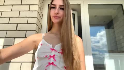 Jinny online show from September 12, 2025, 7:08 am