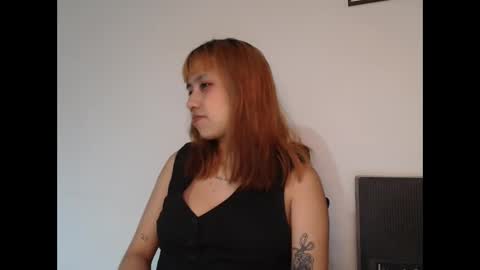 Snapshot of jinxxx_08 chatting on December 2, 2025, 1:44 am Minaa online show from December 2, 2025, 1:44 am