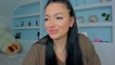 Juliee online show from November 5, 2025, 7:58 pm