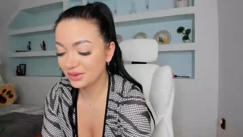 Snapshot of jisselle chatting on February 24, 2026, 6:17 pm Juliee online show from February 24, 2026, 6:17 pm